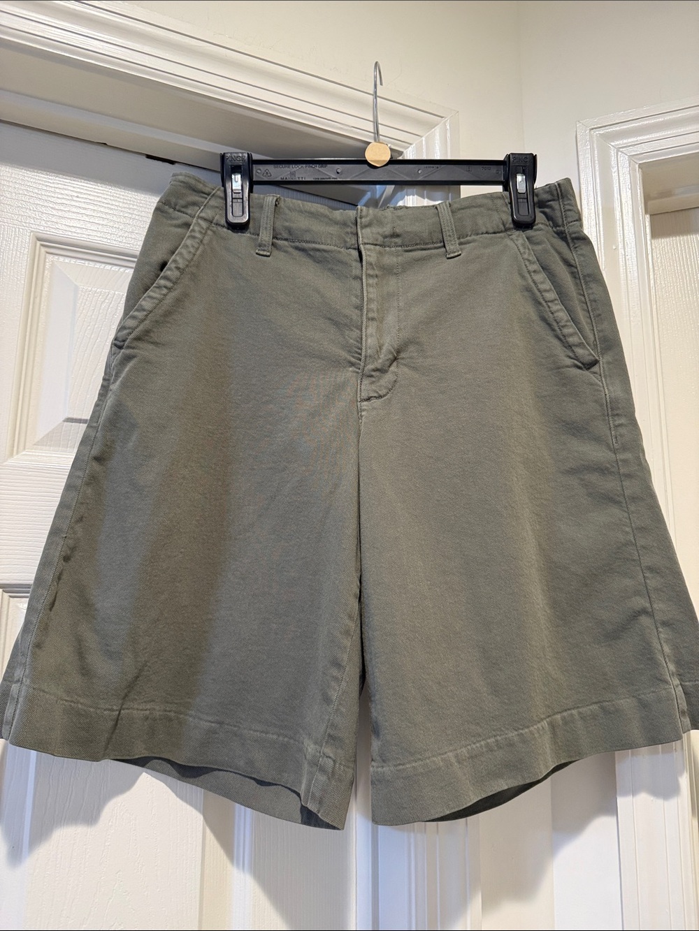 A/E High Rise Trouser Short 11” Inseam Stretch Olive Flat Front Pockets Preppy 8 - Picture 6 of 14